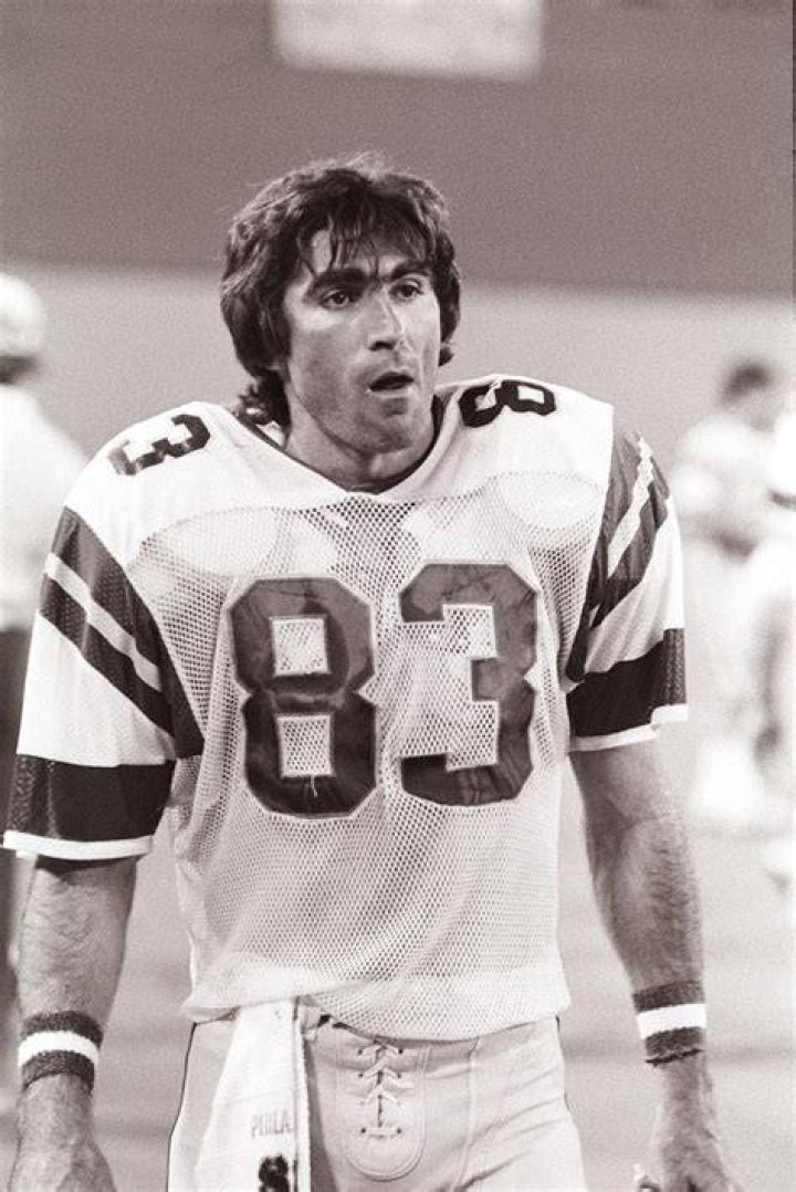 Who is Vince Papale's wife? Career and life of Papale differ