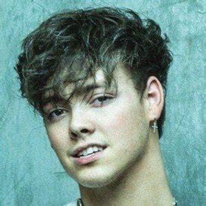 Zach Herron Age, Bio, Birthday, Family, Net Worth National Today
